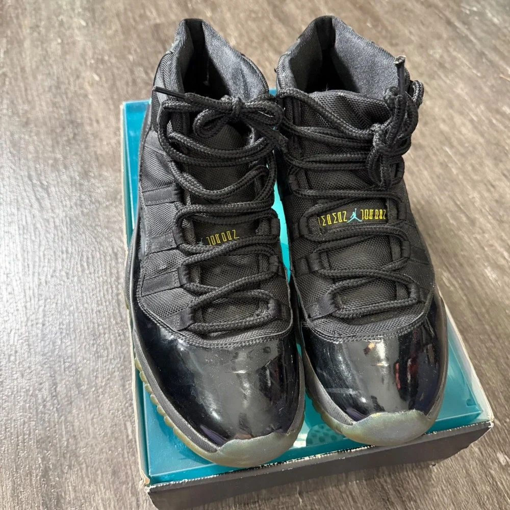 Jordan Air Jordan 11 Retro Men 11.5 Black Gamma Blue Patent Leather with Box